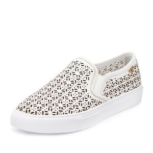 TORY BURCH - Lennon Laser-Cut Slip-On Sneaker - 9